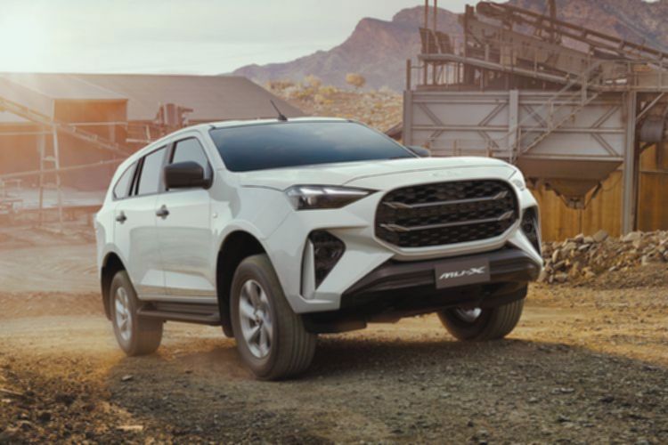 Isuzu MU-X 2025: Bocoran Spesifikasi & Jadwal Rilis GIIAS!