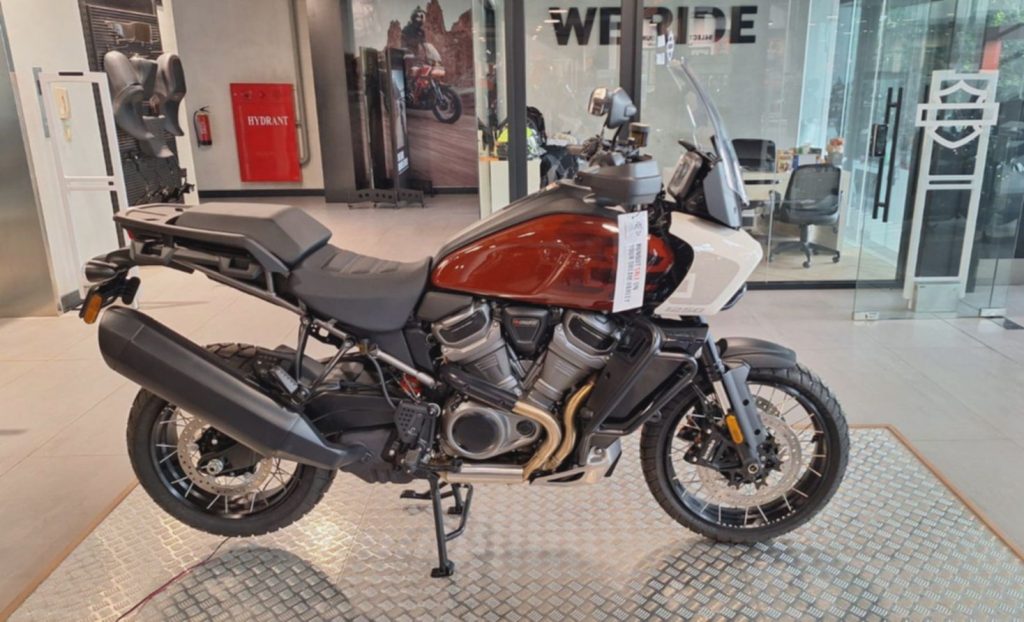 922d780aafee1e8c21871d25f977b065